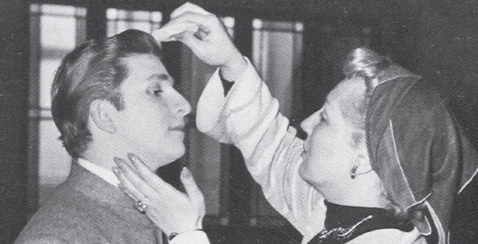 Bir sanat efsanesi: Zeki Müren