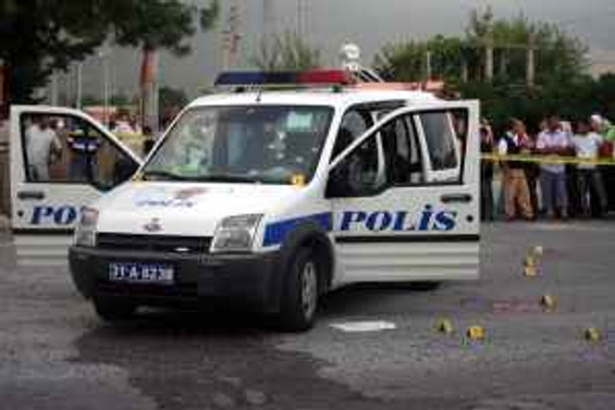 Hatay'da polis otosuna saldırı: 4 şehit