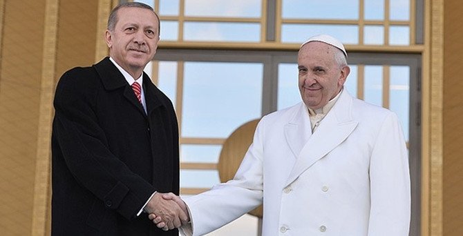 Vatikan: Türklerin tepkilerini dikkate alıyoruz