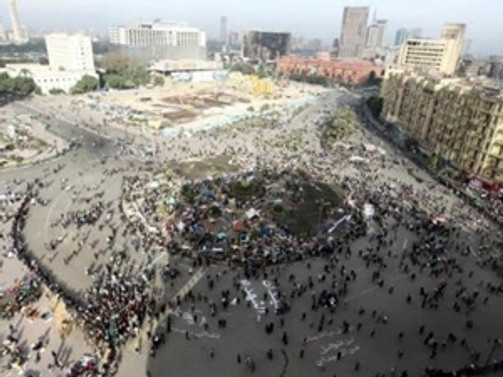 Tahrir Meydanı kapatıldı