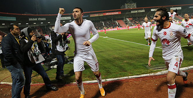 Aslan'ı '100' akı kurtardı!