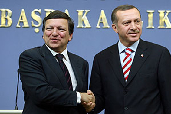 Erdoğan, Barroso ile Kıbrıs'ı konuştu