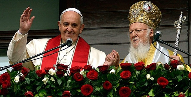 Papa ve Patrik ortak bildiri imzaladı