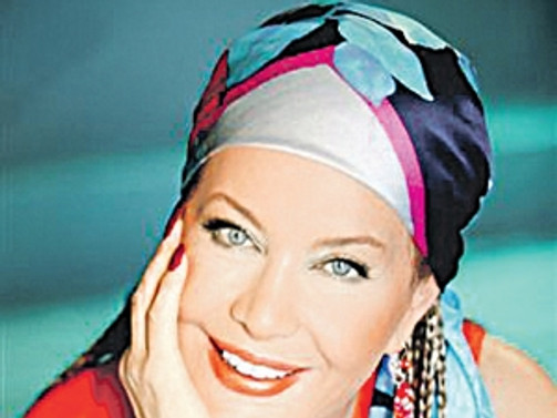 Emel Sayın, sevenleriyle buluşuyor