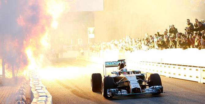 Hamilton 2'nci kez kazandı