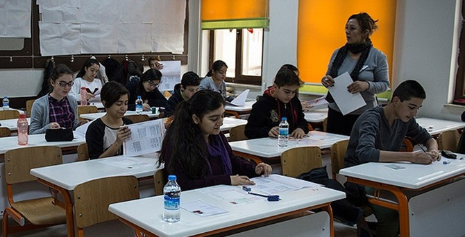 Ders saati azalıyor, teneffüsler uzuyor