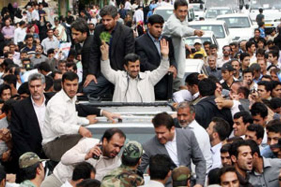 Ahmedinejad'a suikast girişimi