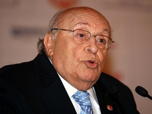 Süleyman Demirel hastaneye kaldırıldı