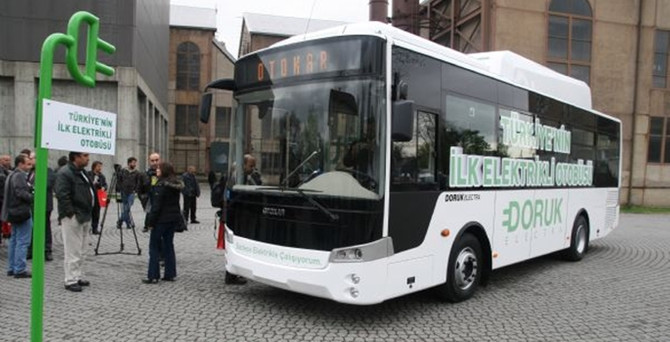 İlk elektrikli otobüs kampüslere girdi
