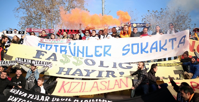 Taraftarlardan e-bilet protestosu