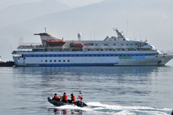 Savcı Mavi Marmara'yı inceliyor