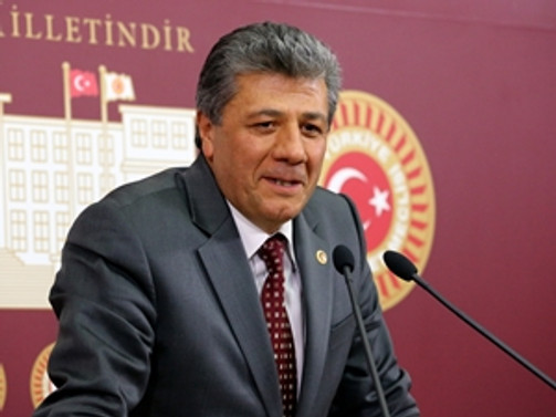 'Büyük bir gözaltı ortamında yaşıyoruz'