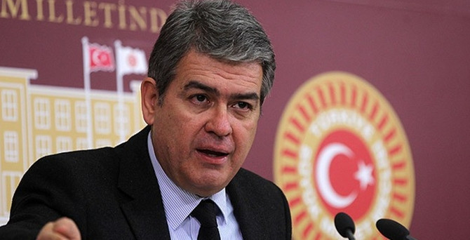 Partisinden ihraç edildi