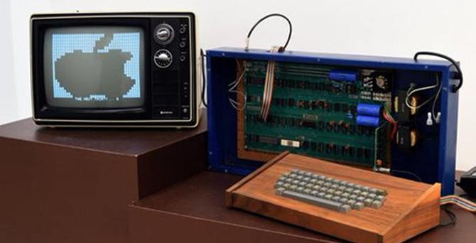 İlk bilgisayarı 365 bin dolara satıldı