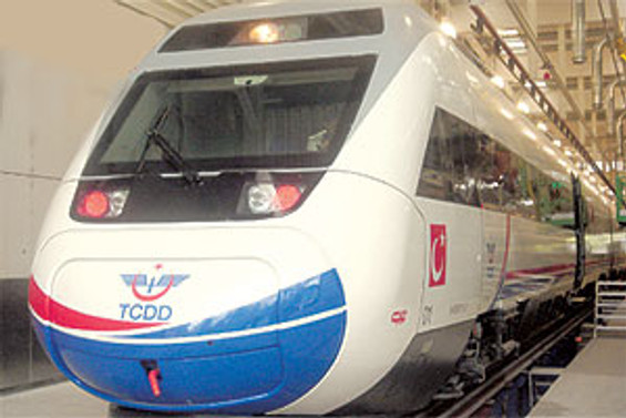 Hızlı tren 'eğitimli makinistler'le denendi