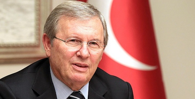 Zekeriya Alp istifa etti