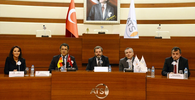 Tekstilci Almanya'da kendi toptancısı olacak