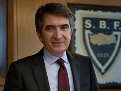 Ankara Üniversitesi'nde şok istifa!