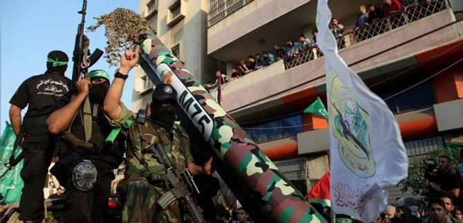 İsrail Hamas üyesini öldürdü