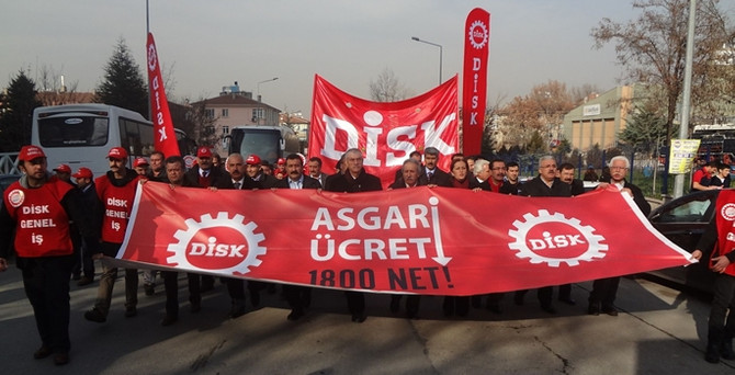 DİSK'ten asgari ücret eylemi