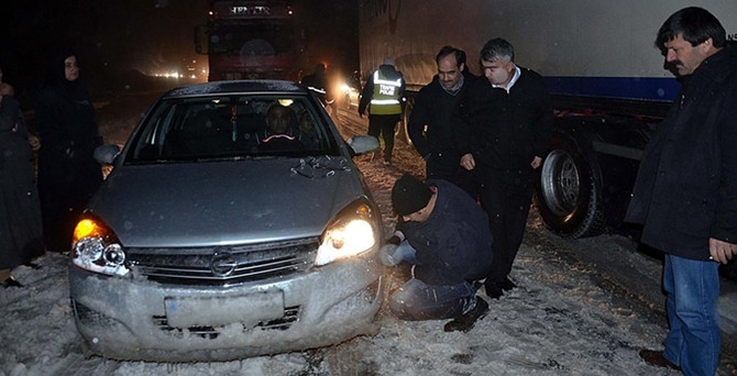 Türkiye kar ve fırtınaya teslim oldu
