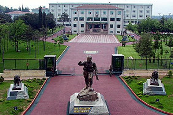 Tuzla Piyade Okulu'nda patlama