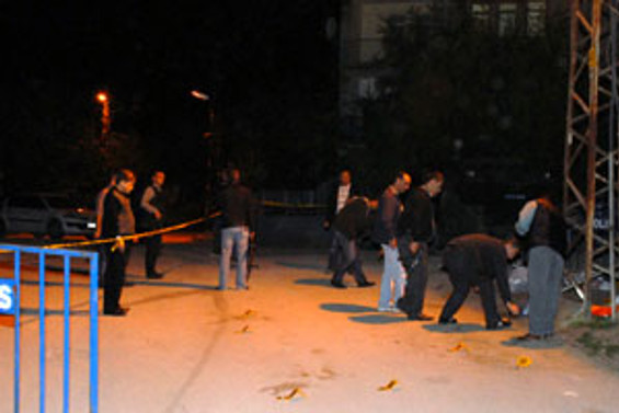Polis karakoluna saldırı