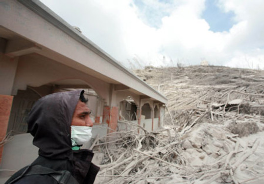 Merapi can almaya devam ediyor: 122 ölü