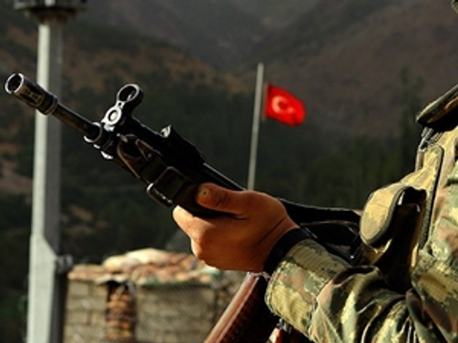 Şemdinli'de asker intiharı