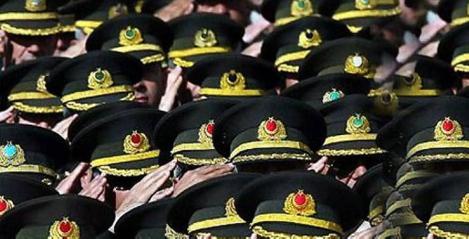 3 general ve 1 amirale tahliye