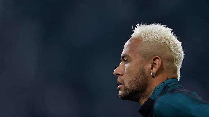 Neymar 2021'e kadar Barcelona'da