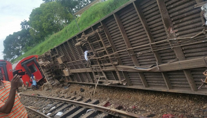 Tren raydan çıktı: 55 ölü, 600'den fazla yaralı