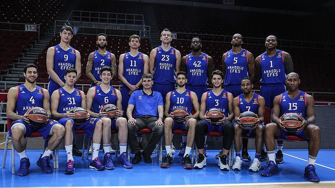 Anadolu Efes son şampiyona karşı