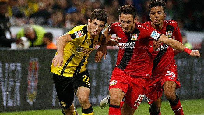 Almanya'da haftanın futbolcusu Hakan Çalhanoğlu