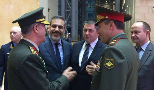 Akar'ın Rusya ziyaretinde sürpriz isim