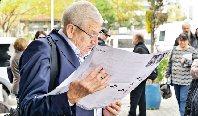 Yazının kağıttan kayığı şiirin başkenti Nilüfer'di