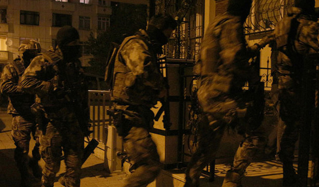 İstanbul'da 400 polisle operasyon