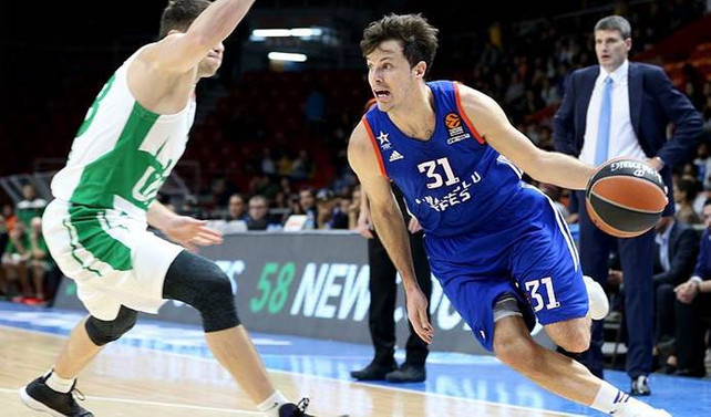 Heurtel 24 sayı attı, Anadolu Efes kazandı