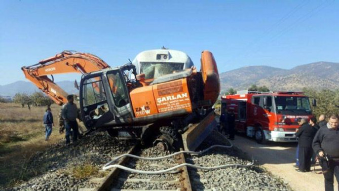 İzmir'de tren kazası: 20 yaralı