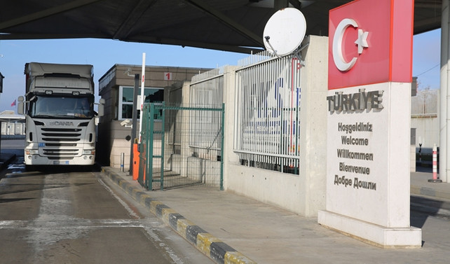 Kapıkule'de 13 kilometrelik TIR kuyruğu