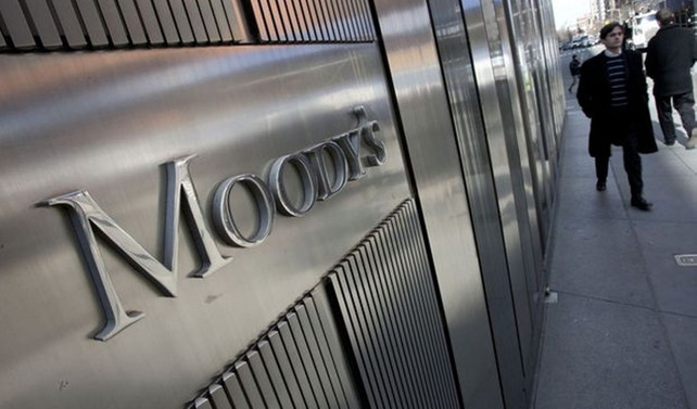 Moody's Yunan bankacılık sisteminin görünümünü düzeltti