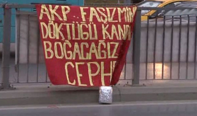 Şüpheli paket yolları kapattırdı
