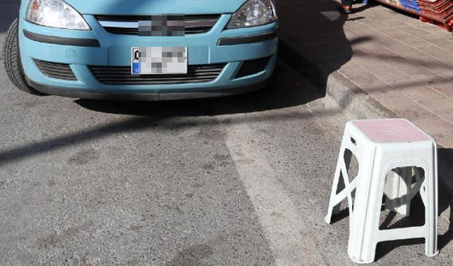 Yola tabure koyan 2 esnafa para cezası