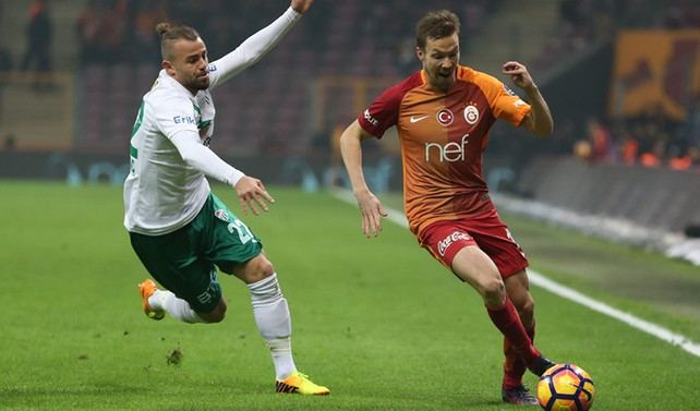 Galatasaray evinde güldü