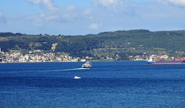 Çanakkale Boğazı'nda iki gemi çarpıştı
