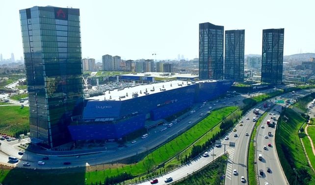 Çalışanları eğiterek AVM cirosunu yükseltiyor