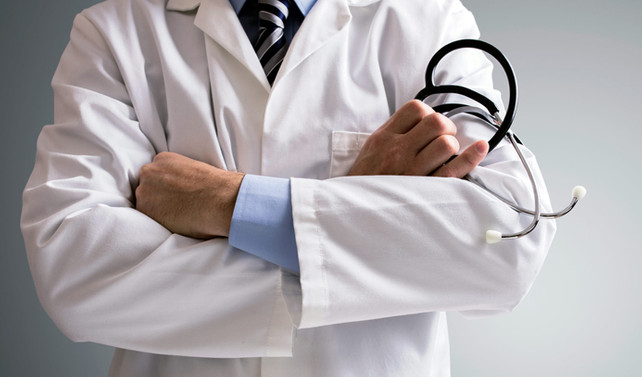 Doktorların askerlik süresi zorunlu hizmetten sayılacak