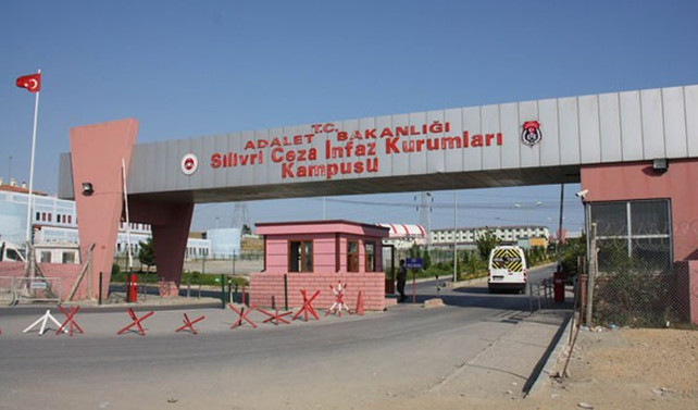 Silivri'de hükümlü kendini ateşe verdi