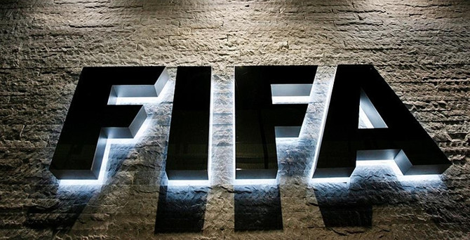 FIFA ceza yağdırdı
