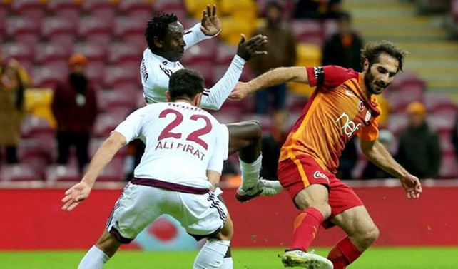 Galatasaray evinde Elazığspor'la berabere kaldı